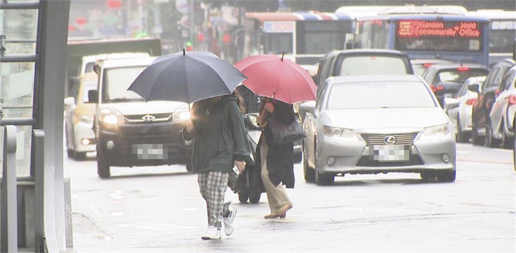 快新聞 / 初三走春記得帶傘！3縣市大雨特報「今入夜後更冷」