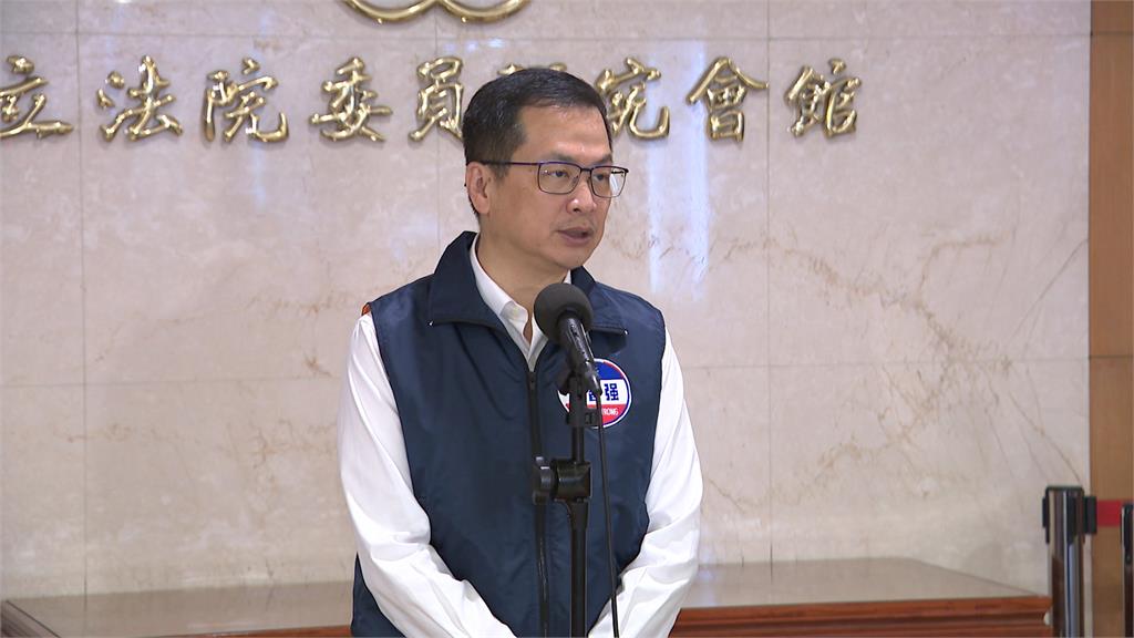 羅智強成二階罷免達標第一人！　同黨議員王欣儀「大安掛看板」