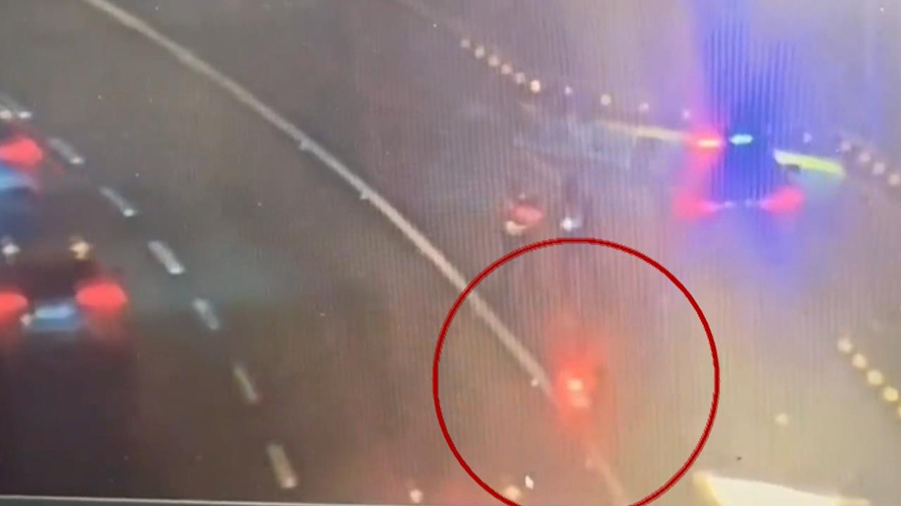 離奇！騎車誤闖國1高架段　騎士棄車縱身跳下橋送醫不治