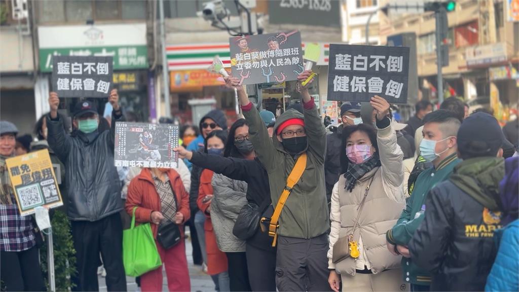 他慘了？罷免藍委連署站另類「跨宗教合作」　神秘志工畫面曝光網笑歪