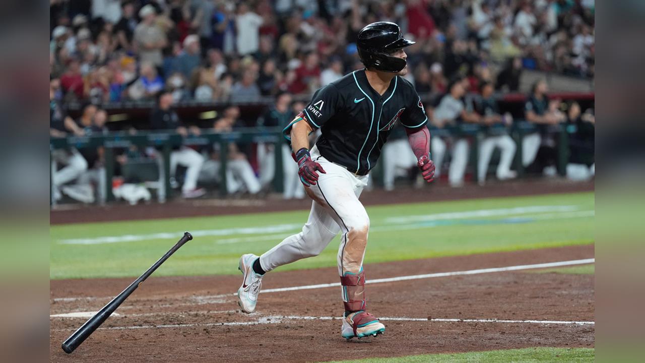 MLB(影)／「卡仔」下背部不適提前退場休息！響尾蛇總教練認為情況不嚴重