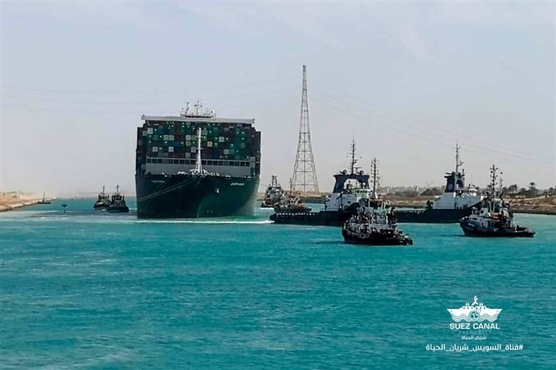 蘇伊士運河恢復通行、需求前景不佳 國際油價跌