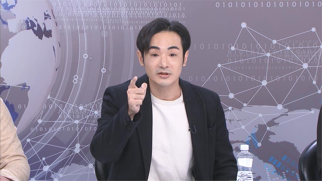 揭中國統戰遭館長批編劇家 八炯闖直播抖內嗆「真可憐」