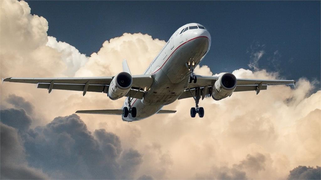 離譜烏龍!飛機突失聯以為劫機 急派戰機攔截結果竟是「2機師睡死了」