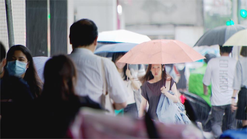 新竹雨量破300毫米！　鋒面往南掃「中南部豪雨特報」