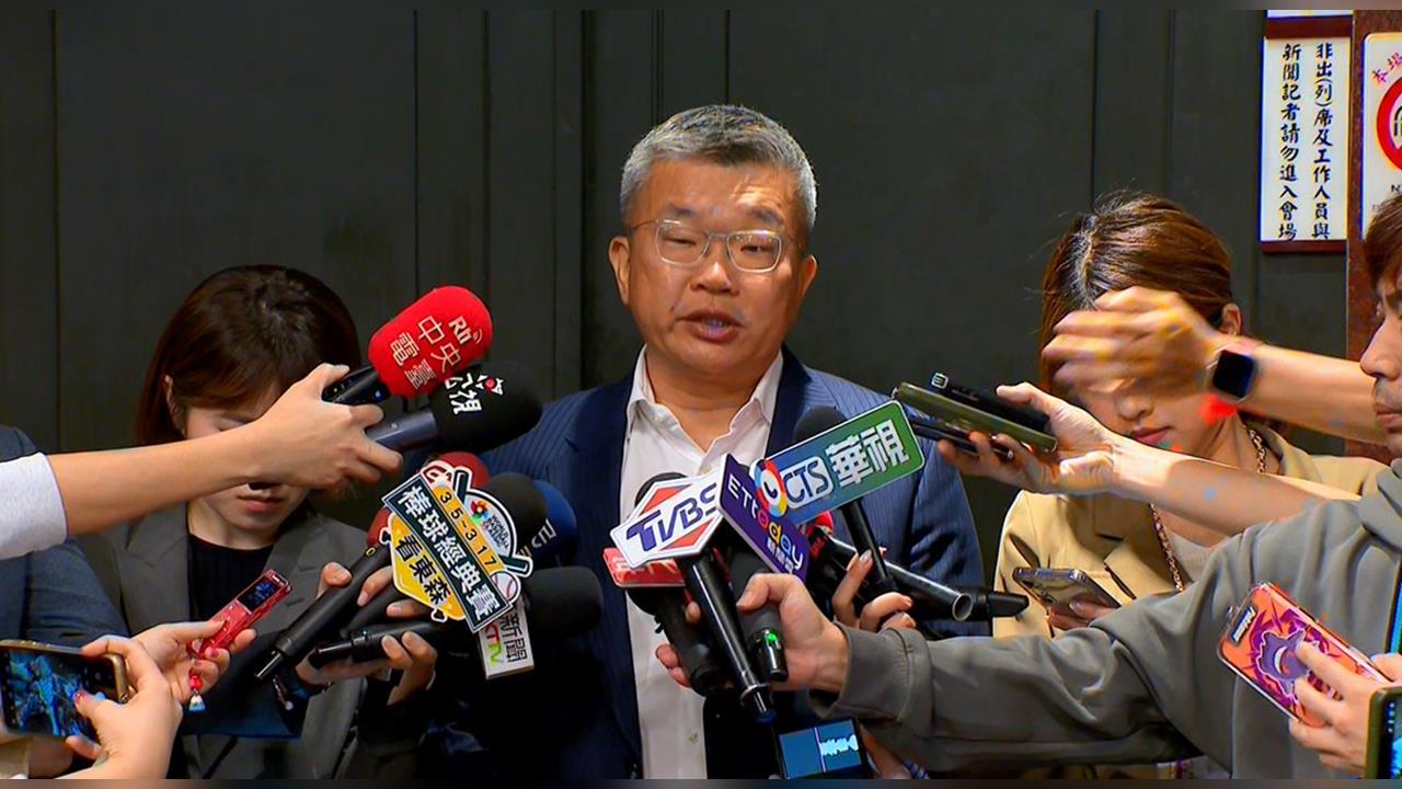 綠黨團總召無投票直接推舉！柯建銘擁抱交棒蔡其昌