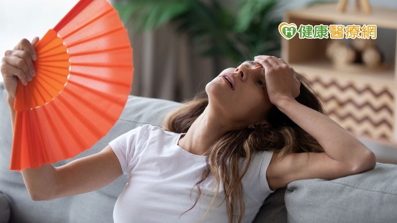 女性步入更年期怎麼辦？中醫：用「這些藥材」改善症狀