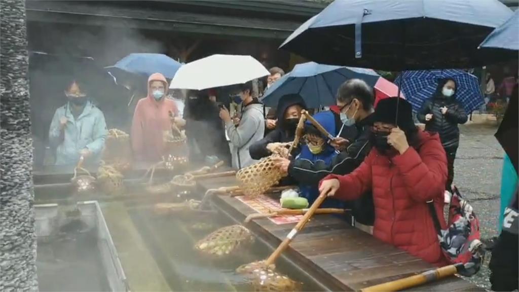 冷颼颼！　清水地熱公園湧入遊客　10時起管制