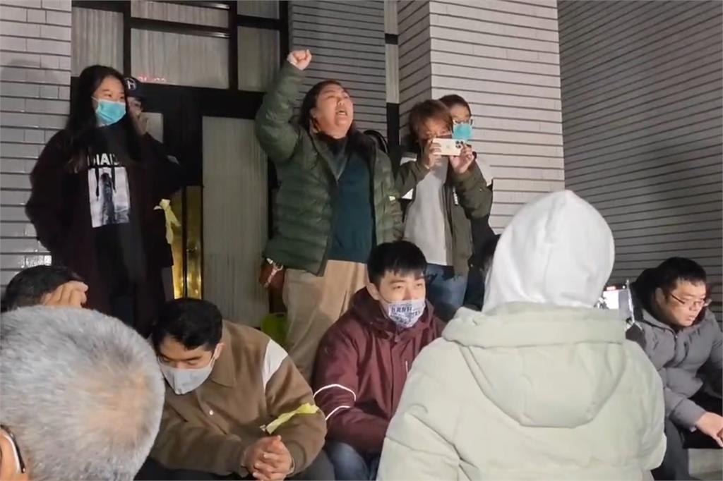 快新聞／深夜佔領立法院議場　民進黨反批藍營「脫序暴走、失衡暴衝」
