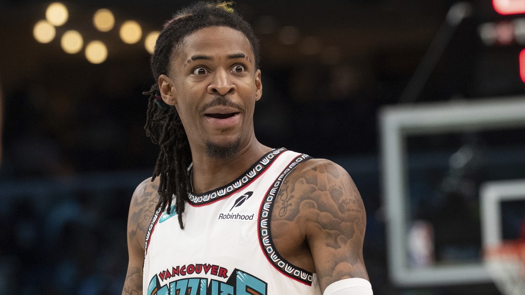 NBA(影)／你太小、你才太小！莫蘭特進球嗆手勢　詹皇幫隊友出氣反打「手壓地板」