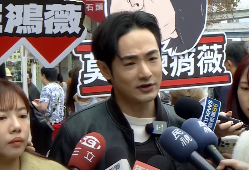 罷免王鴻薇連署破萬！春節大批民眾仍衝現場　八炯到場力挺：罷免傅崐萁小弟
