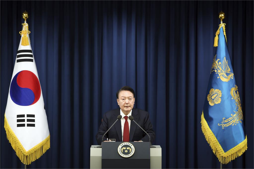 快新聞／南韓戒嚴鬧劇！總統室秘書長、幕僚集體請辭　執政黨達尹錫悅退黨共識