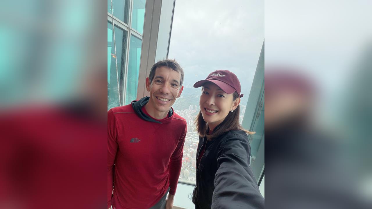 快新聞／力推霍諾德台北101登頂！賈永婕被喊參選台北市長　王世堅表態了