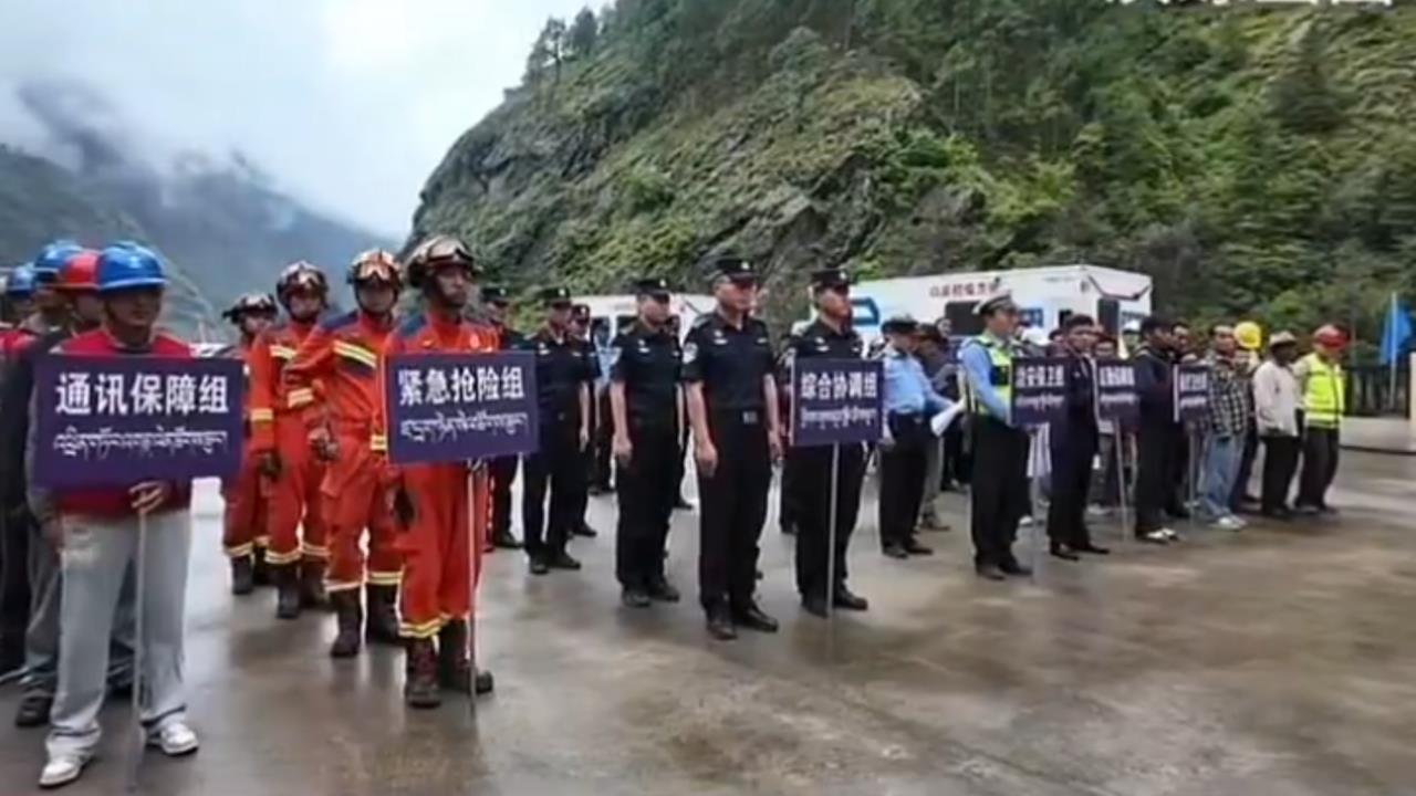 西藏吉隆關口遭山洪剷平「人車全被埋」！月初防災演習片曝光…網譏：走流程擺拍