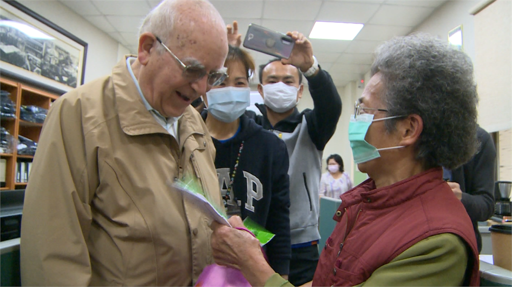 快新聞／被台灣人性感動...呂若瑟神父笑了！募款5天近千萬「我要向你們謝謝」