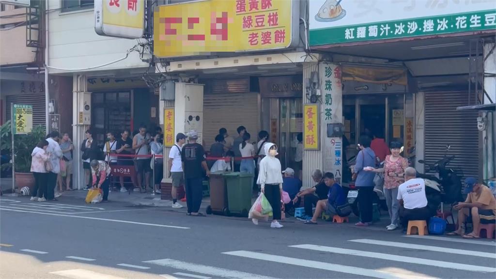 彰化知名蛋黃酥現排隊人龍　代購業：中秋可月入逾１０萬
