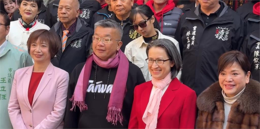 金蛇年開春祈福！　副總統蕭美琴台中浩天宮發小紅包