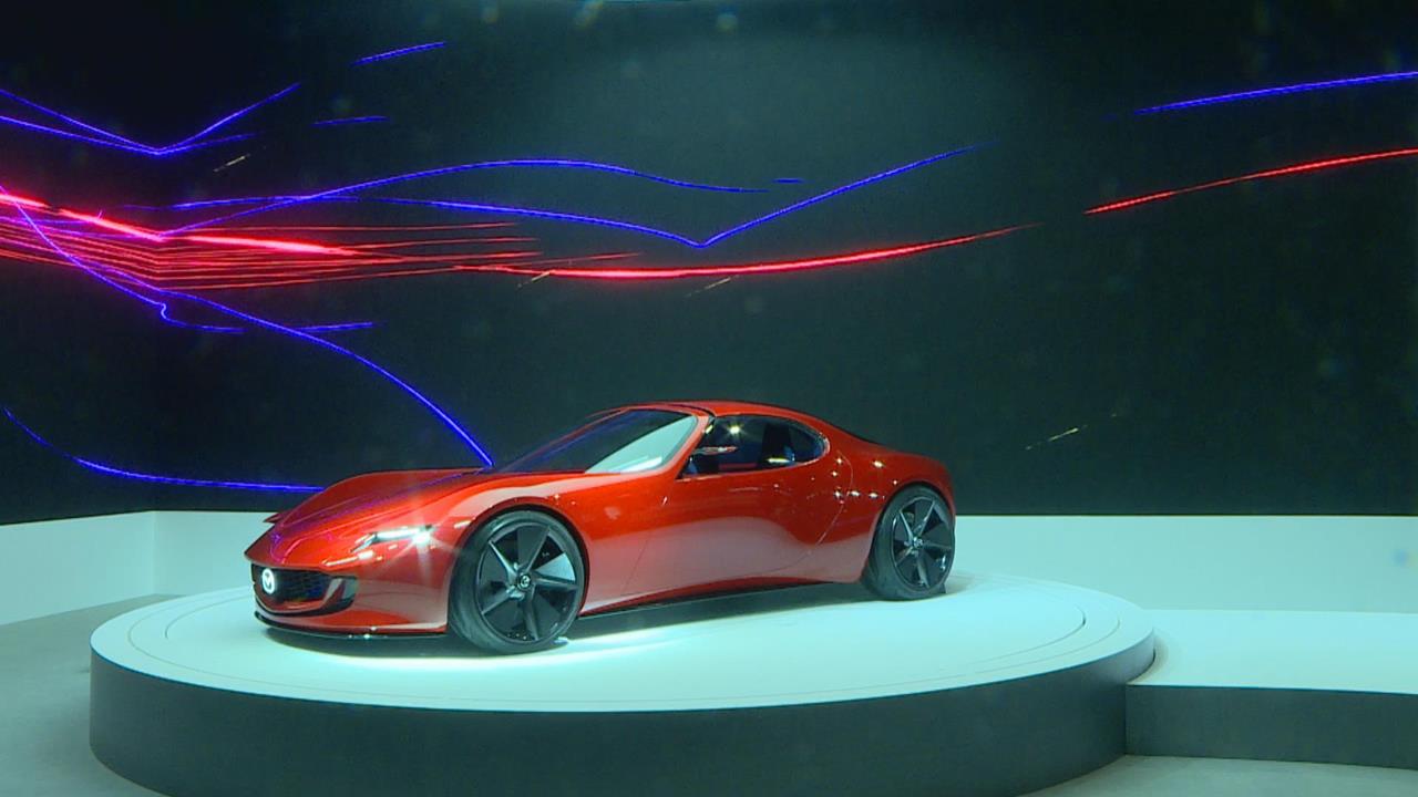 車廠齊推電動、跑車與休旅　搶攻明年車市大餅