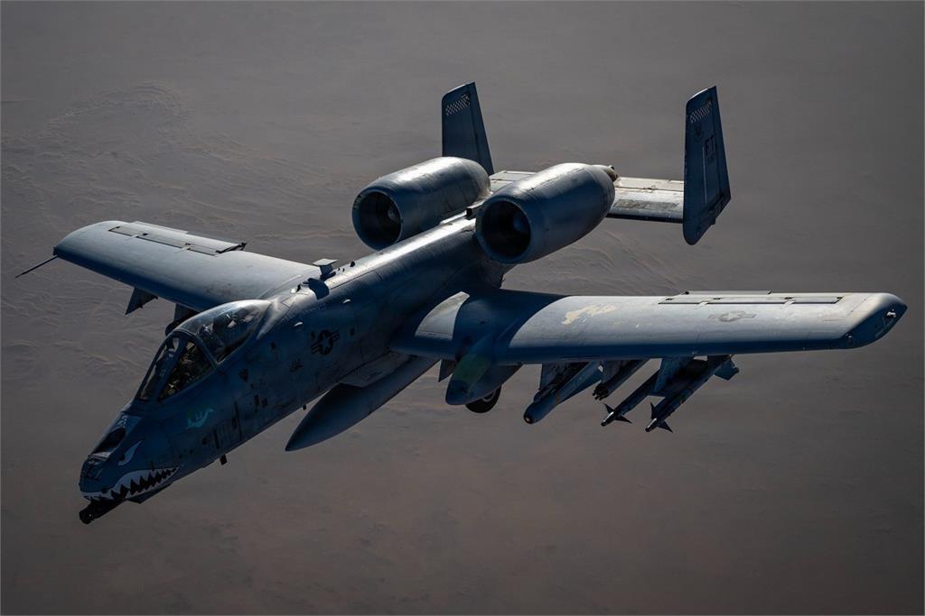 A-10「疣豬」現身史詩怒火行動　掛APKWS火箭與響尾蛇獵殺伊朗民兵