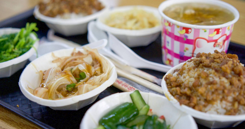 小吃店「碳水炸彈」乾麵、豬血糕都上榜　營養師曝「麵攤5種安心菜單」