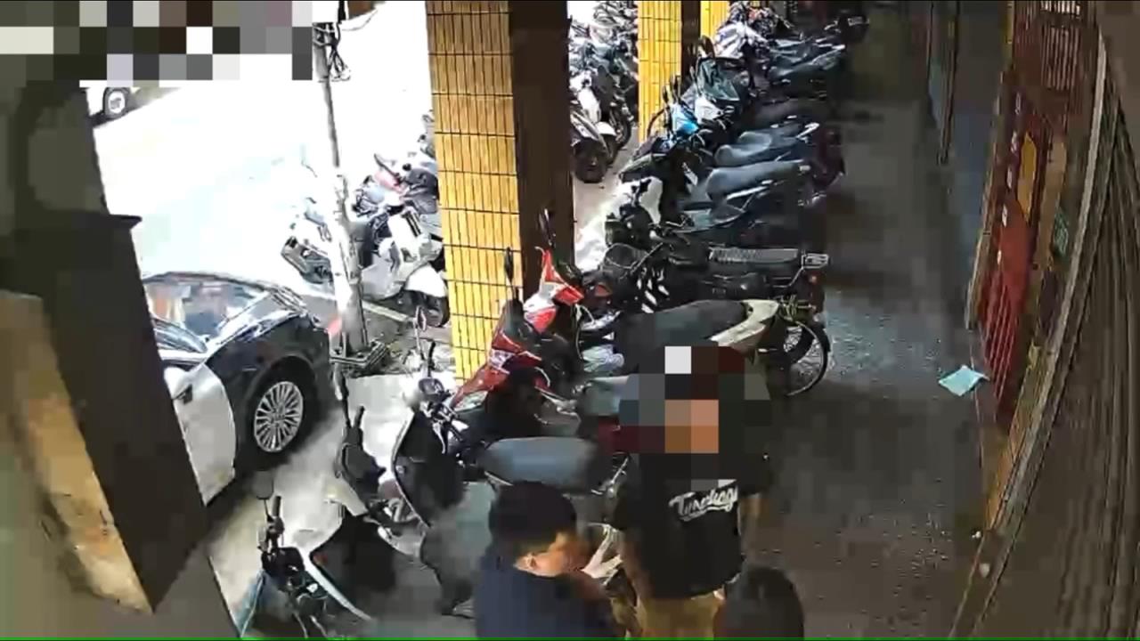 不滿兩雙拖鞋遭竊　4樓住戶持鐵鎚狂敲鄰居門