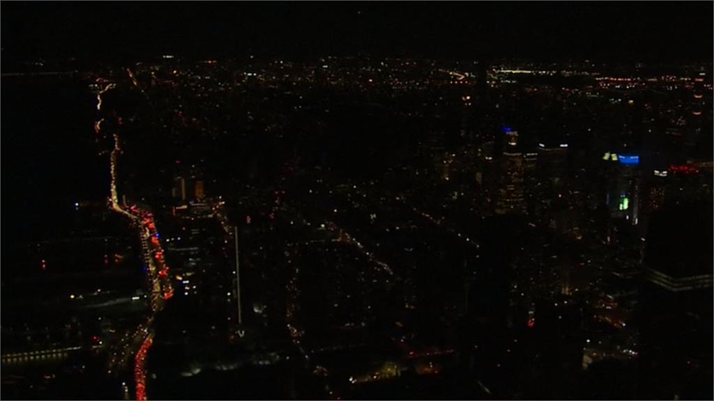 紐約曼哈頓大停電 影響7.2萬戶 時報廣場陷漆黑