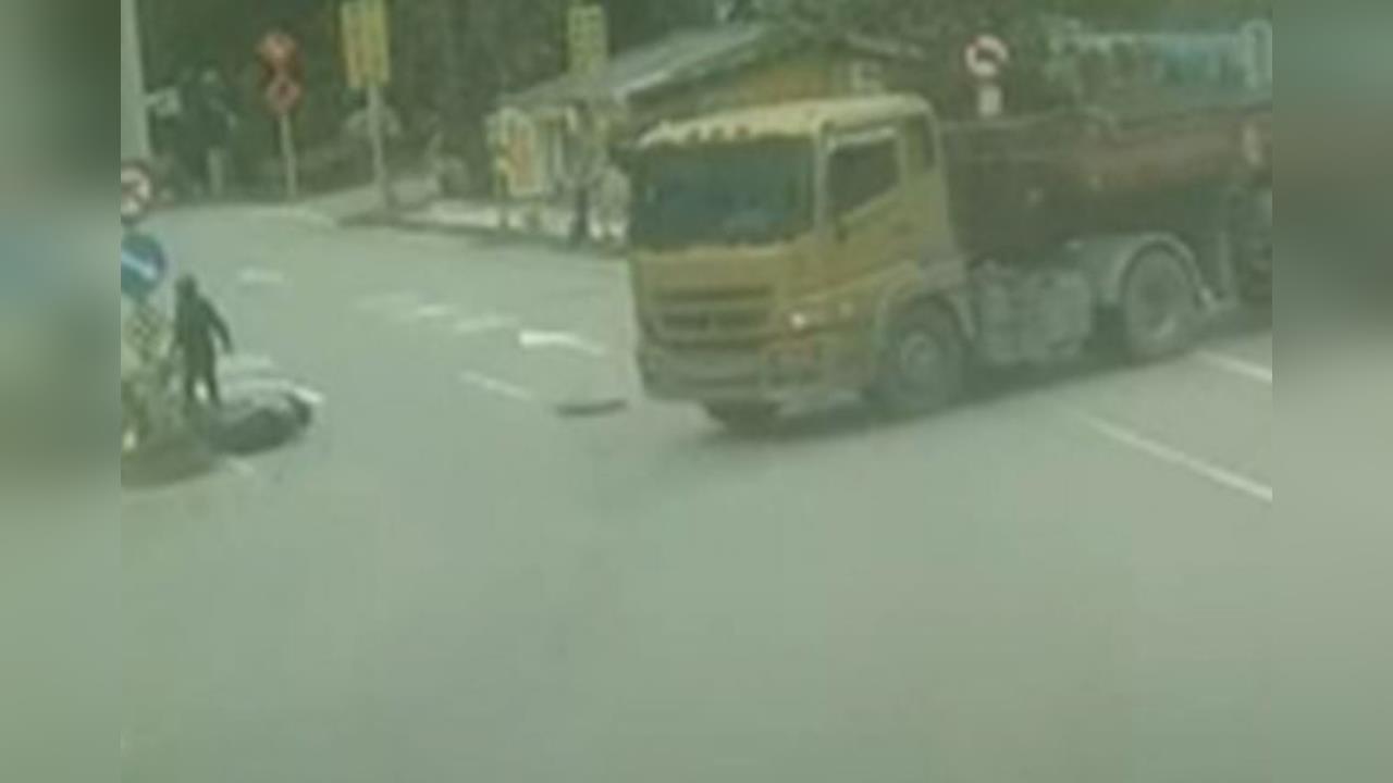 花蓮休假士兵騎車闖燈直撞曳引車　竟瞎扯：待轉區轉來的「畫面曝光」