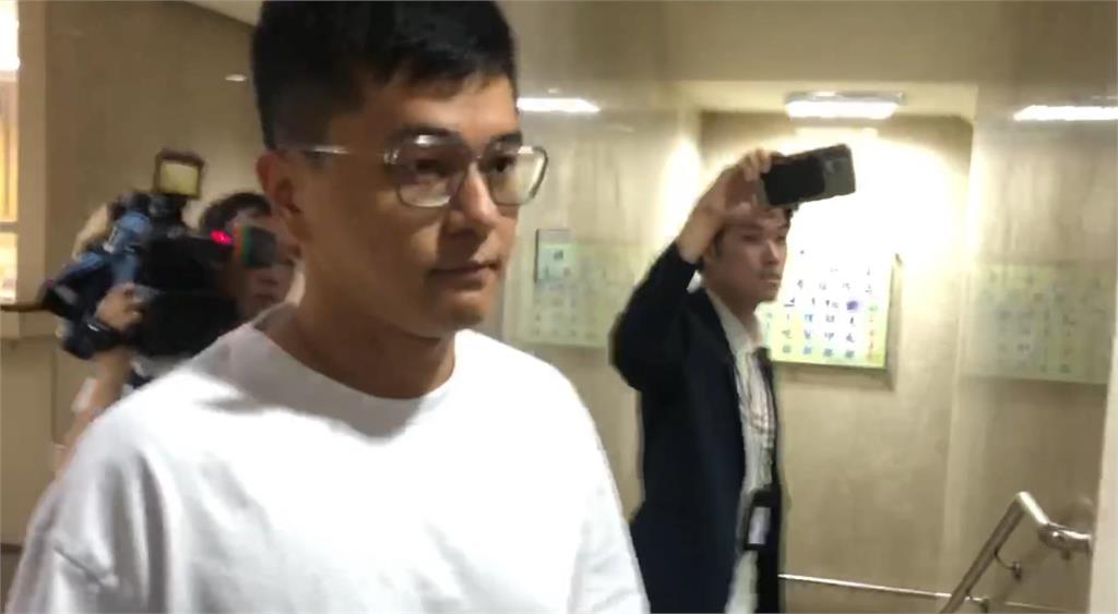 快新聞／畫面曝！「雙罷吳」涉幽靈連署　北檢下午約談李孝亮等4人