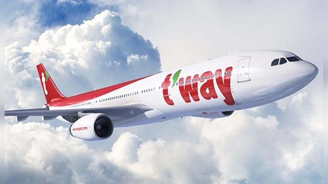 快新聞／小港機場跳電波及航班降落！176旅客苦無空橋接