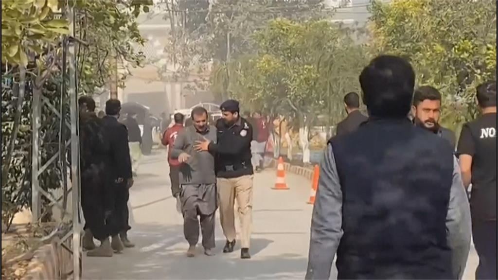 巴基斯坦清真寺爆炸　建物部分倒塌　幾十人死上百人傷　