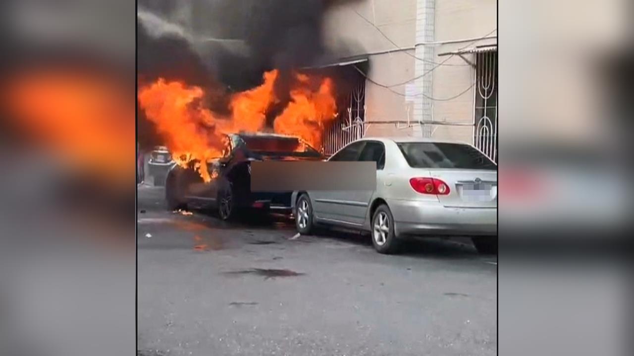 屏東驚悚火燒車！　車載4公斤瓦斯桶車主遭燒傷送醫