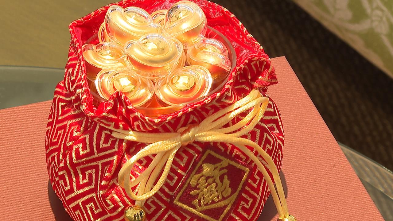 搶百貨福袋頭香！民眾提前22hrs卡位　超商祭黃金、台積電股票