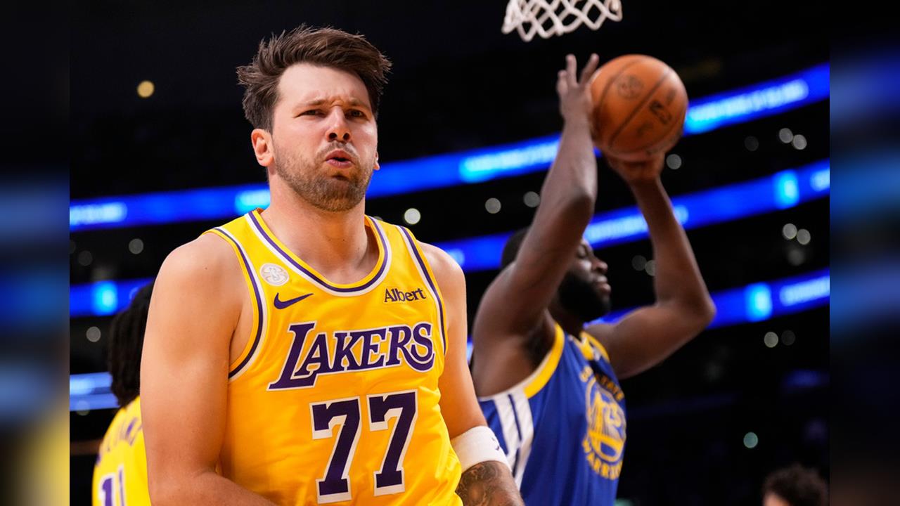 NBA(影)／咖哩大神獨木難撐大廈！勇士慘敗給湖人22分　唐西奇領軍宣告新時代