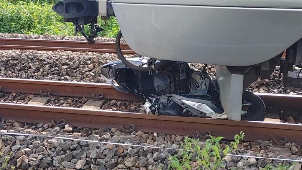 雲林機車闖平交道遭火車碰撞　騎士捲車底當場身亡