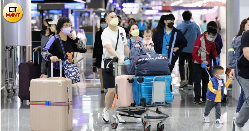 跟男友出國他堅持機票各自買！她不懂原因　一票人曝「這關鍵」