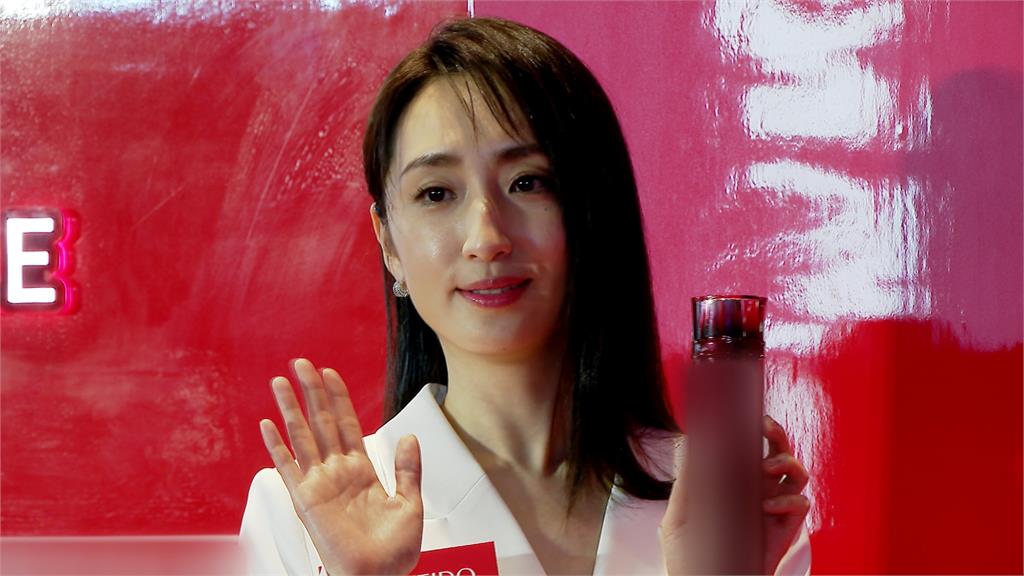 柯佳嬿出席保養品牌活動　大談肌膚保養心得