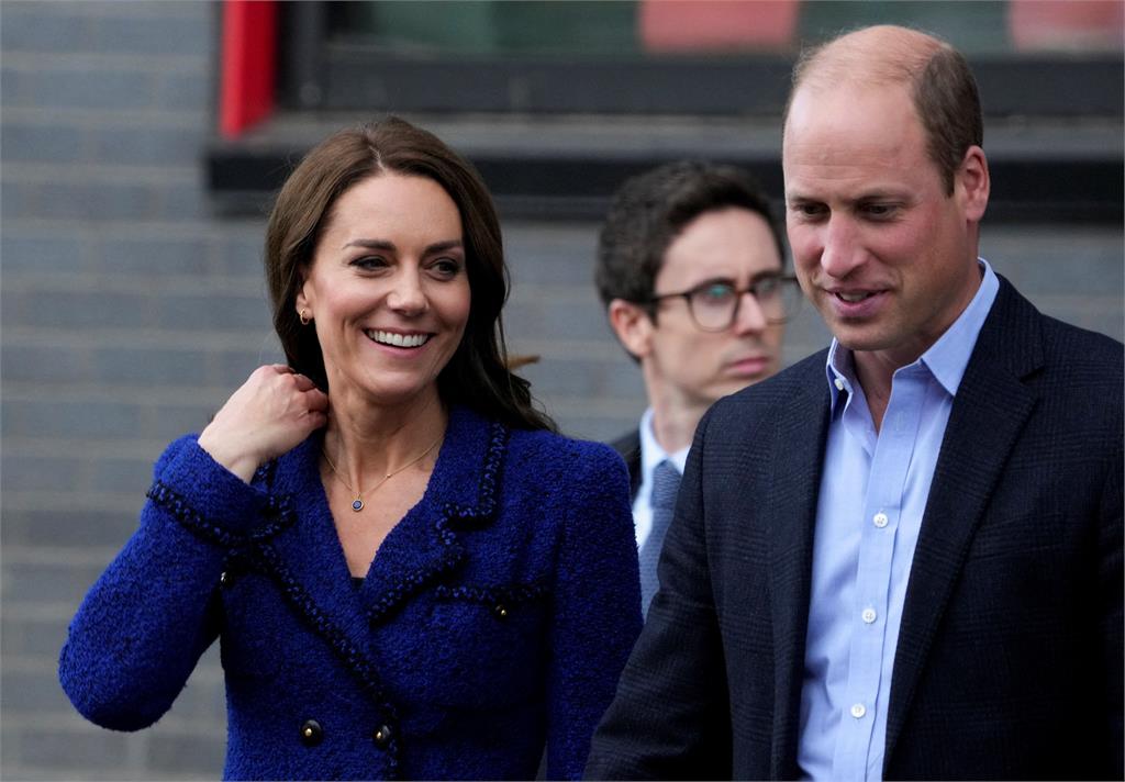 凱特王妃著藍色外套竟是「27年古董衣」！外媒曝：致敬「黛妃時尚」