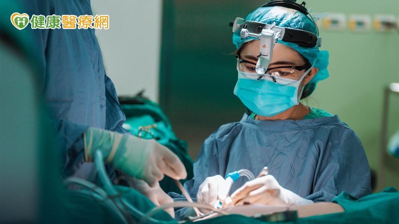 4旬女罹乳癌自美返台手術　林口長庚「乳房切除即時重建」兼顧治療與外觀