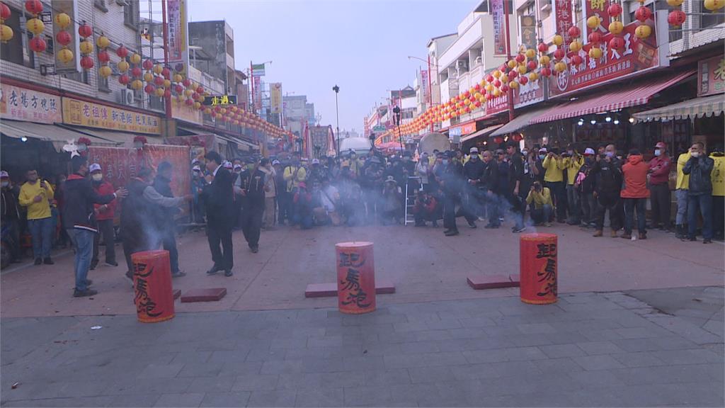 新港奉天宮元宵遶境 藍綠政要共襄盛舉