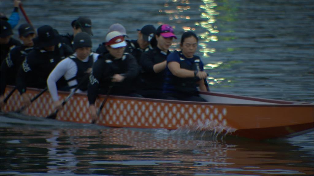女子龍舟代表隊百齡橋下練習　竟遭掉落電纜拉傷