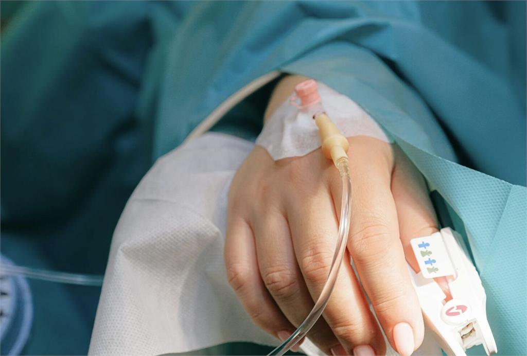 壯男「喘+腳腫」診所看不好   走進急診求助才知「差一步就猝死」