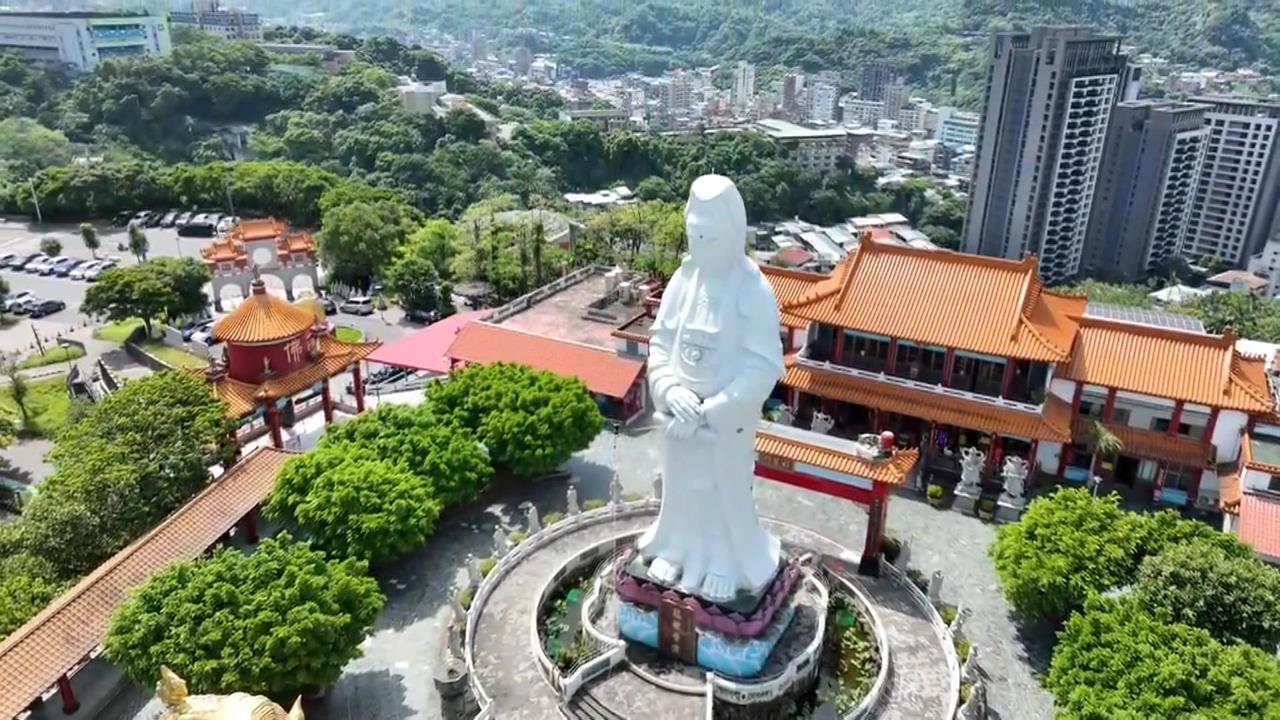 基隆中正公園觀音佛像鳥屎多 首度出動無人機