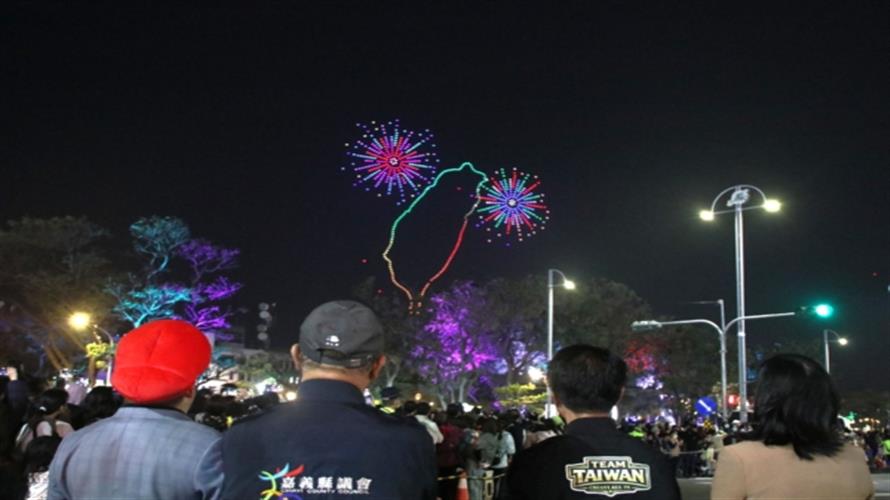 2026台灣燈會「TEAM TAIWAN大遊行」盛況空前 千架無人機攜手青森睡魔點燃嘉義夜空