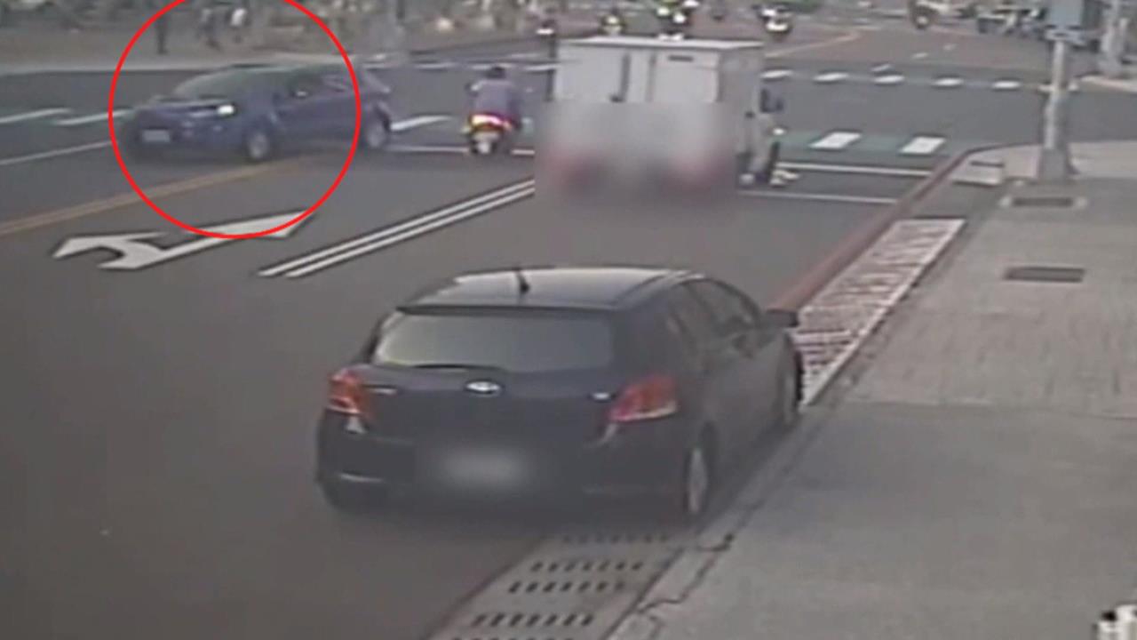 警抓危險駕駛攔截圍捕　後方下班車流大塞車
