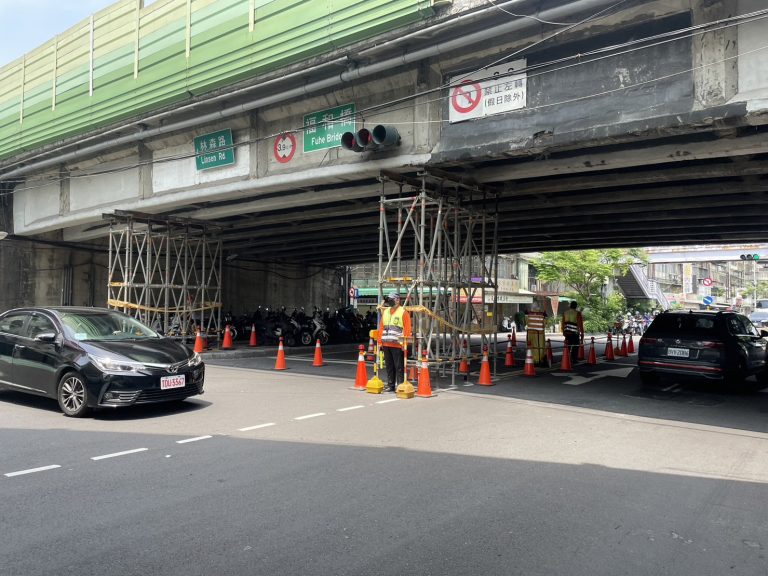 快新聞／通勤注意！福和橋主梁遭撞擊受損　即起封閉永和往台北外側車道