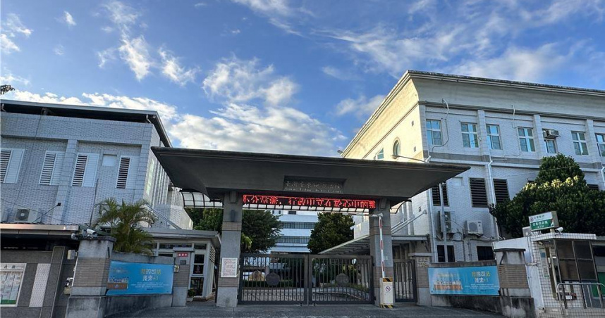 慰勞受刑人4根菸、市價25元　獄警觸貪汙罪！ 法官直言「情輕法重」