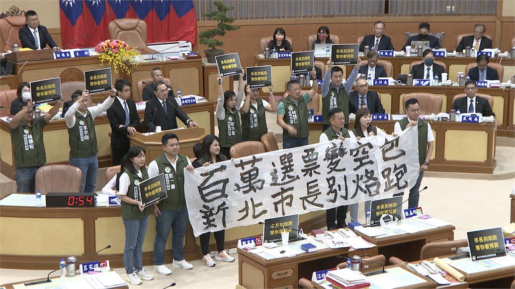 酸侯友宜落跑選總統　綠議員大唱「你一定會回來」