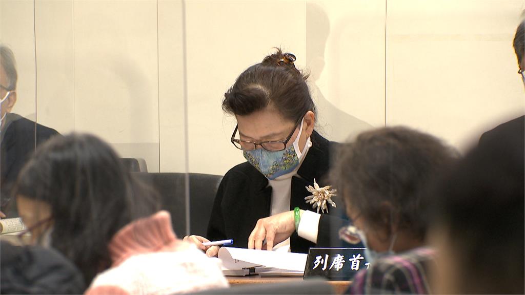 經長撂狠話！若業者哄抬物價恐不能領基本工資補助