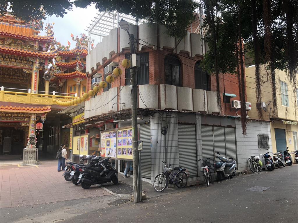 廣場擺「告示板」擋金香鋪？　台南開基玉皇宮：他常越界　區分土地用