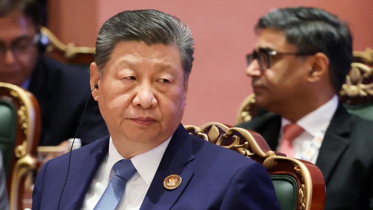 習近平驚傳「身體撐不住」急送ICU!爆「醫院遭封鎖」中國進入備戰 外媒揭內幕了